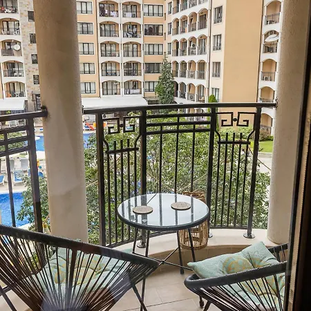 Stylish Flat With Free Pool Access, Bendita Mare By Flat Mаnаger דירה גולדן סנדס
