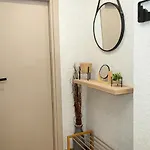 Апартамент Stylish Flat With Free Pool Access, Bendita Mare By Flat Mаnаger *