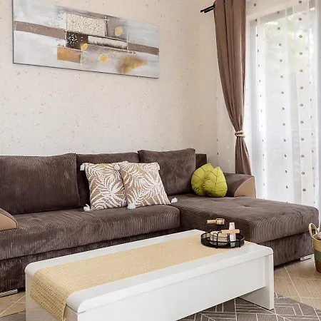 Διαμέρισμα Stylish Flat With Free Pool Access, Bendita Mare By Flat Mаnаger *